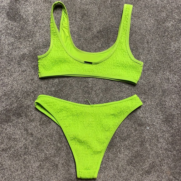 2 piece bikini - Picture 2 of 3